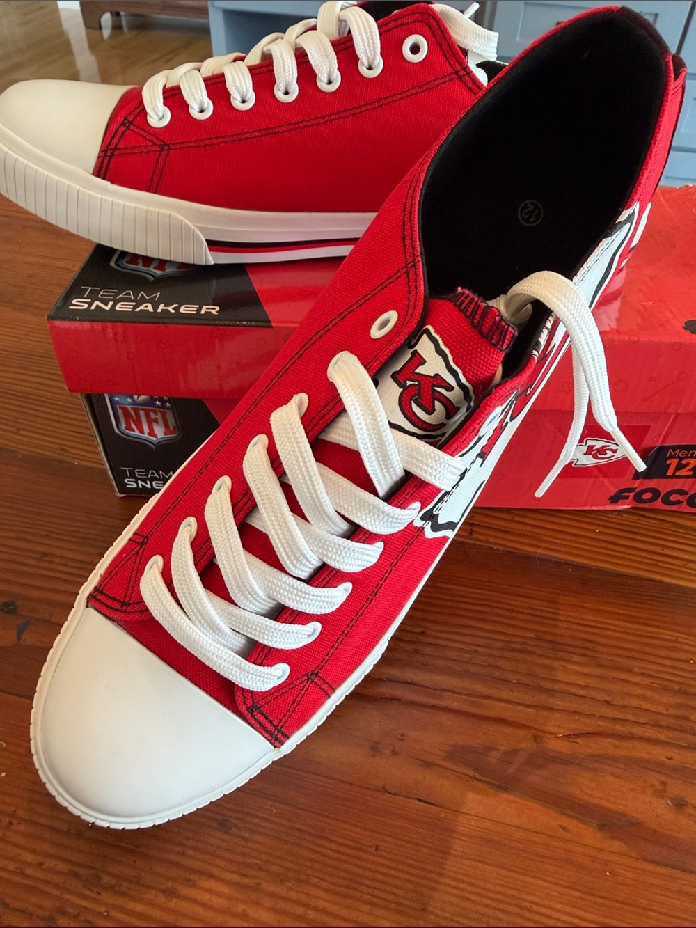 NFL Kansas City Chiefs Red and White Low-Top Sneakers